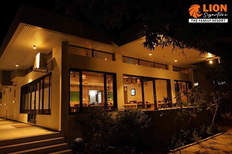 Lion Signature Family Resort Sasan Gir Zewnętrze zdjęcie